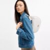 Emily-Schultertasche aus Signature Canvas