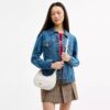 Emily-Schultertasche aus Signature Canvas