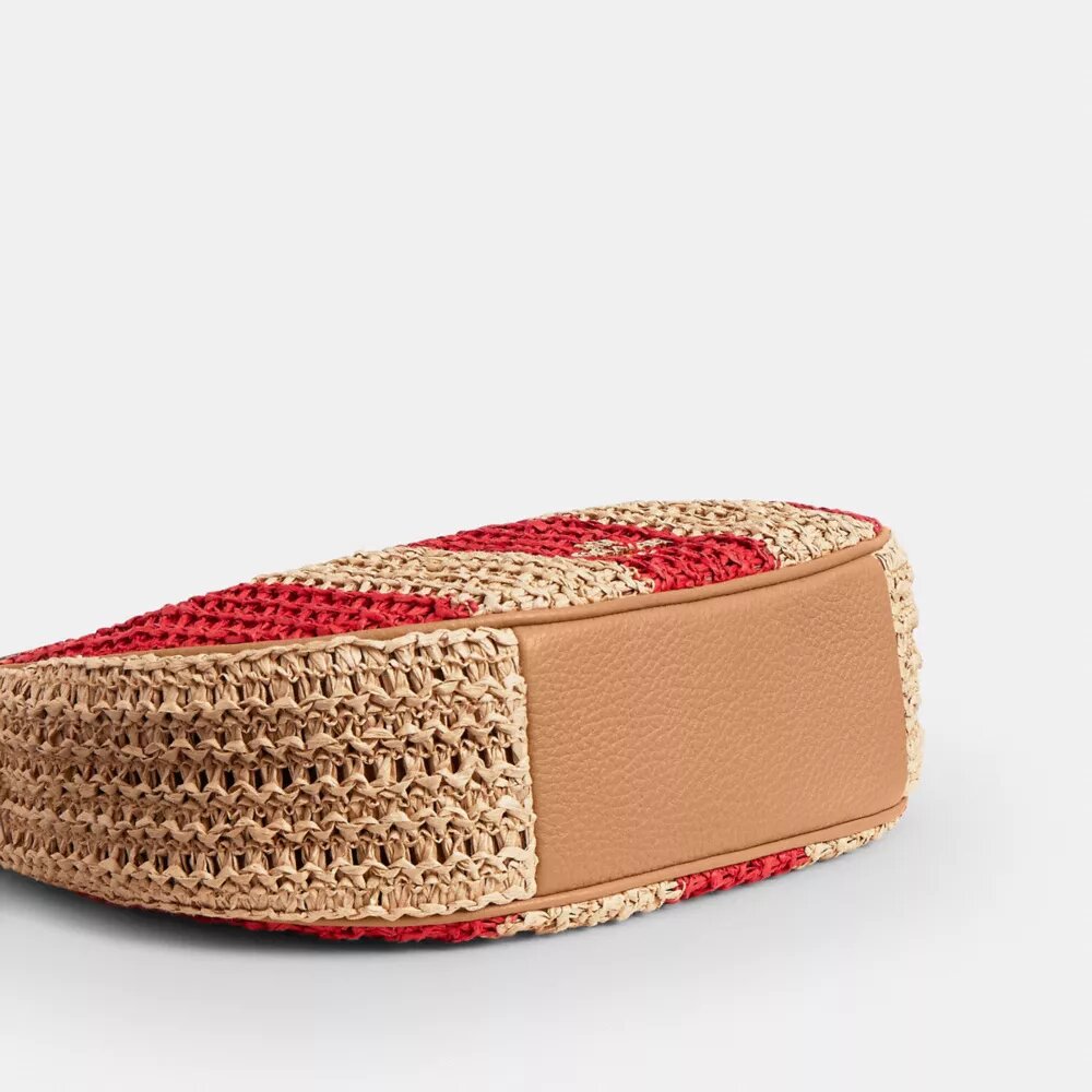 Emily-Schultertasche mit Anhänger