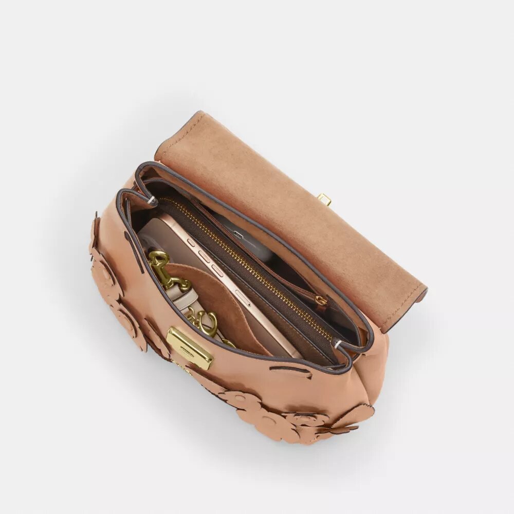 Emory-Handtasche mit Tragegriff und Blumenapplikation