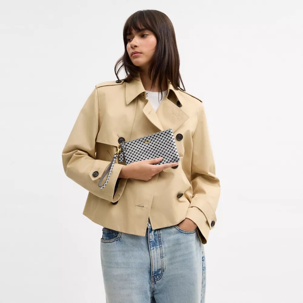 Essential – kleine Handgelenktasche mit Herz-Print