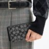 Essential Slim Geldbörse aus Crystal Signature Jacquard