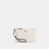 Essential Small Handgelenktasche