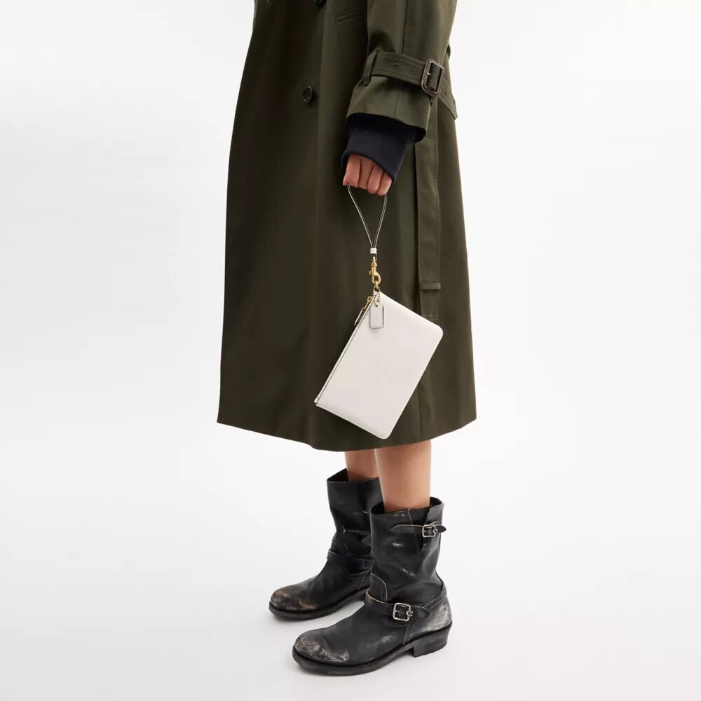 Essential Small Handgelenktasche