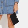 Essential Small Handgelenktasche