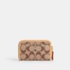 Essential Small Zip-Around-Kartenetui aus unserem charakteristischen Jacquard