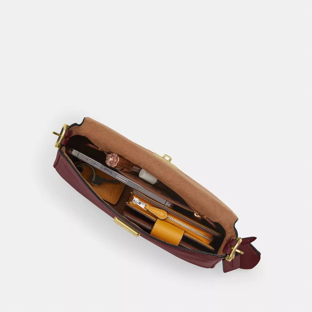 Etta – Kleine Schultertasche mit Klappe