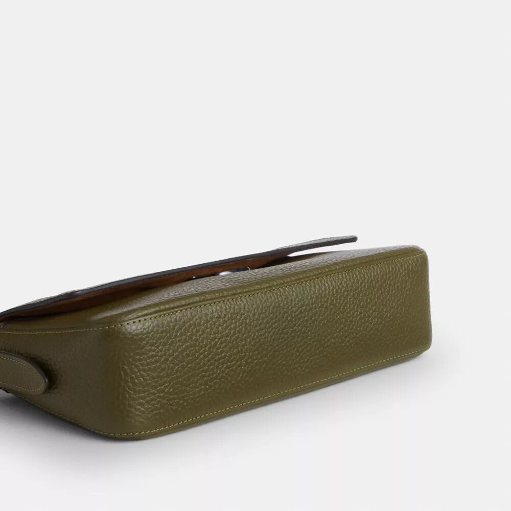 Etta – Kleine Schultertasche mit Klappe