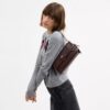 Etta – Kleine Schultertasche mit Klappe