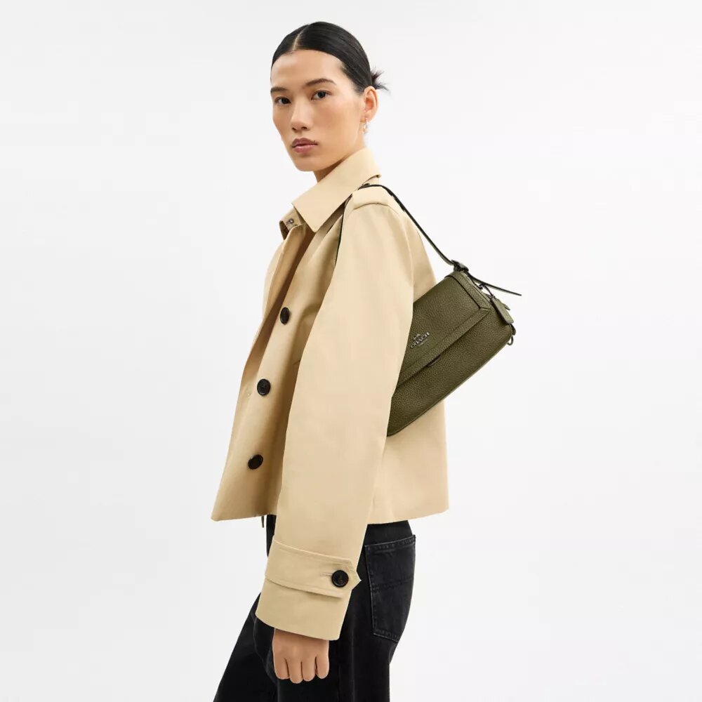 Etta – Kleine Schultertasche mit Klappe