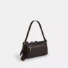Etta Kleine Schultertasche mit Klappe und Blumenapplikation