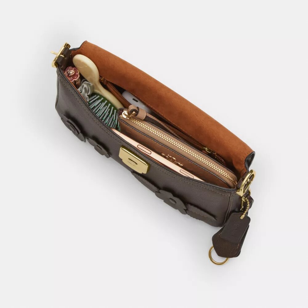 Etta Kleine Schultertasche mit Klappe und Blumenapplikation