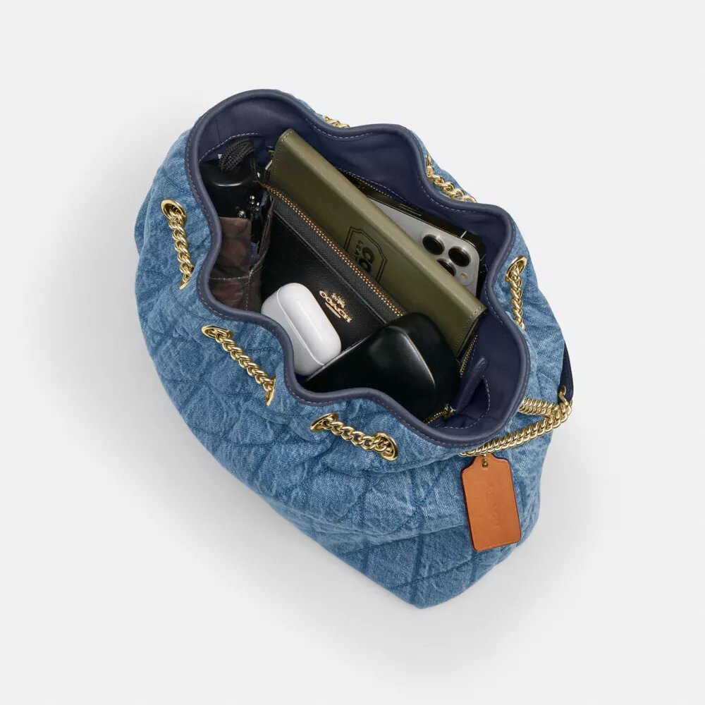 Evelyn-Schultertasche aus regenerativer Baumwolle mit Steppung