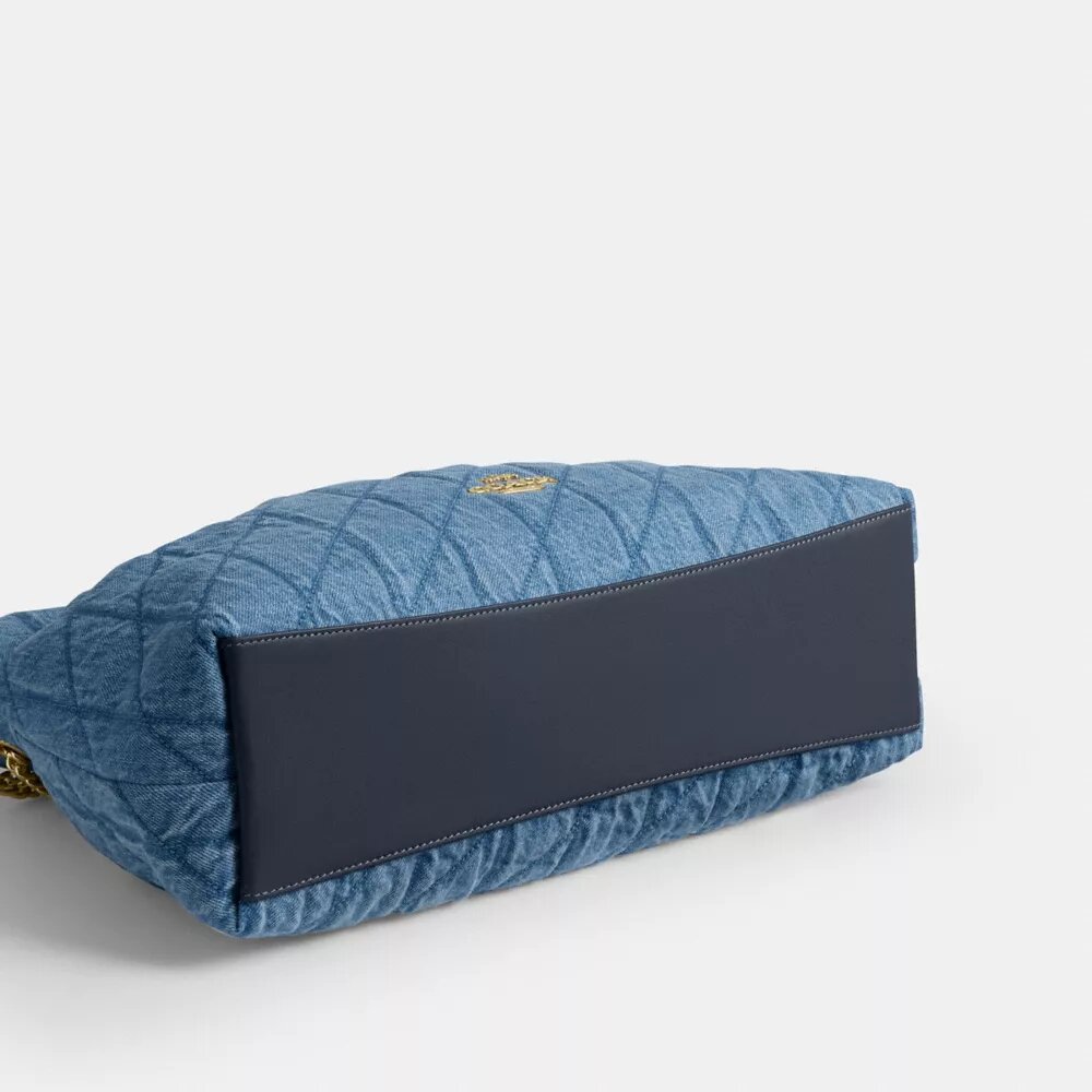 Evelyn-Schultertasche aus regenerativer Baumwolle mit Steppung