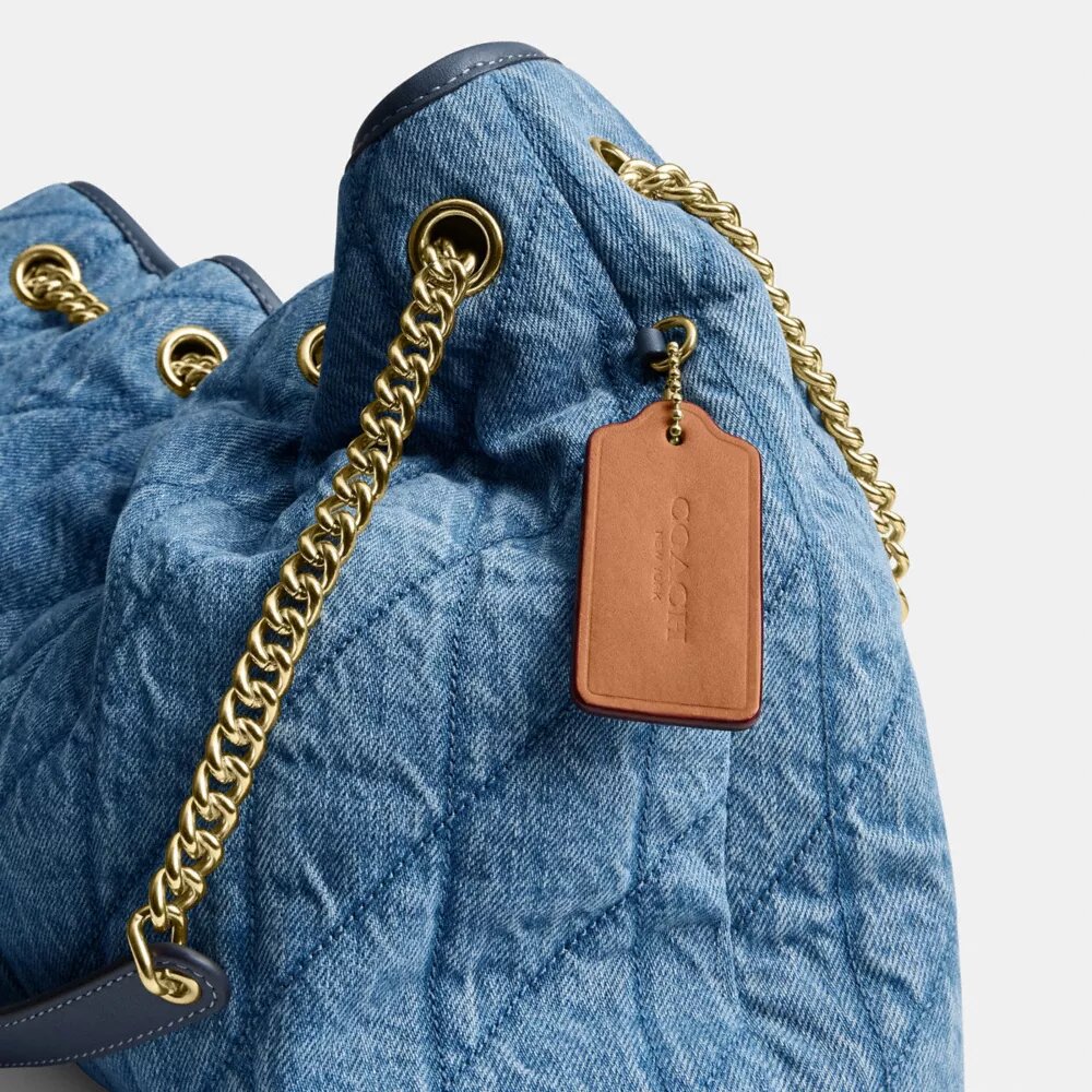 Evelyn-Schultertasche aus regenerativer Baumwolle mit Steppung