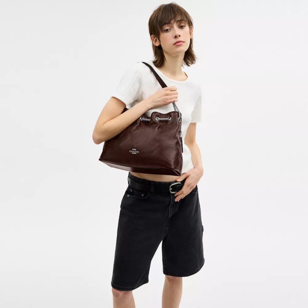 Evelyn-Schultertasche mit Steppung
