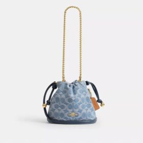 Faye Mini-Kordelzugtasche aus Signature-Denim