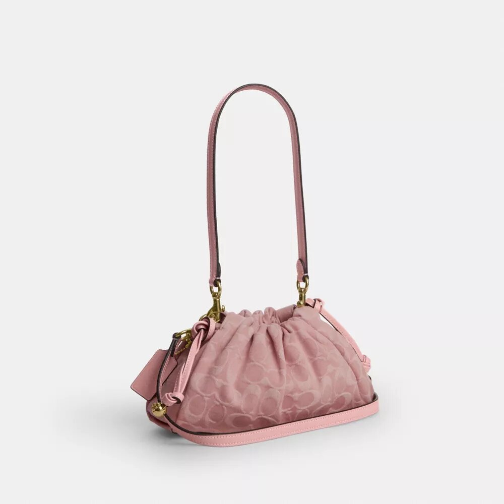 Faye-Schultertasche aus charakteristischem Denim