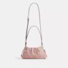 Faye-Schultertasche aus charakteristischem Denim