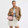 Faye-Schultertasche aus charakteristischem Denim
