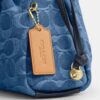 Faye-Schultertasche aus Signature-Denim