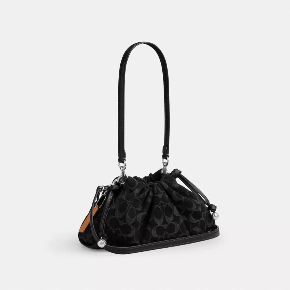 Faye-Schultertasche aus Signature-Denim