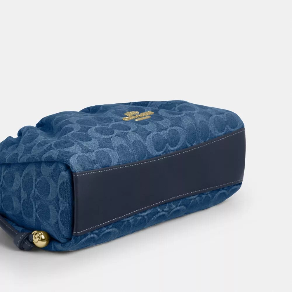 Faye-Schultertasche aus Signature-Denim
