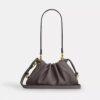 Faye-Schultertasche mit Steppung