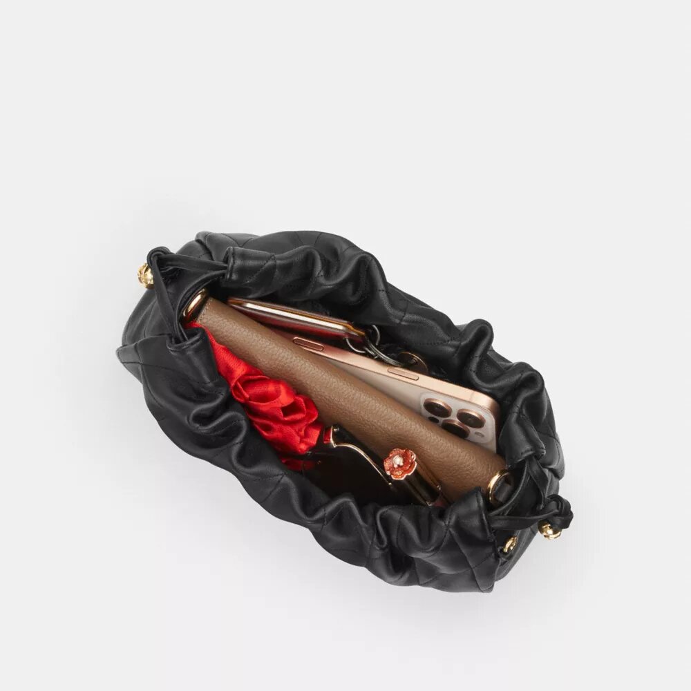 Faye-Schultertasche mit Steppung
