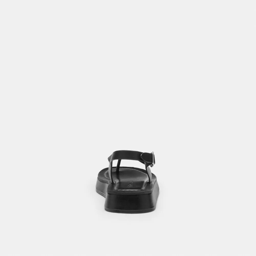 Flatform-Plateausandalen mit geformtem C