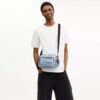 Fletcher-Umhängetasche aus dem beliebten Signature-Denim