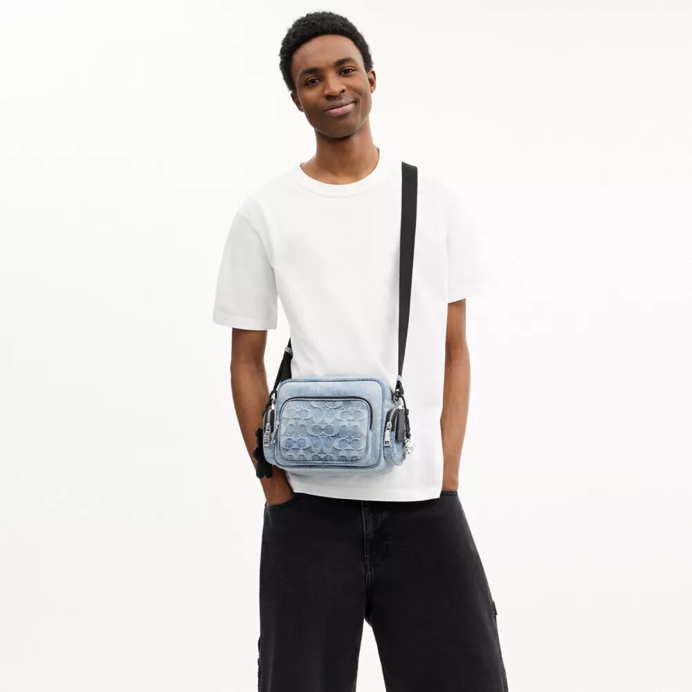 Fletcher-Umhängetasche aus dem beliebten Signature-Denim
