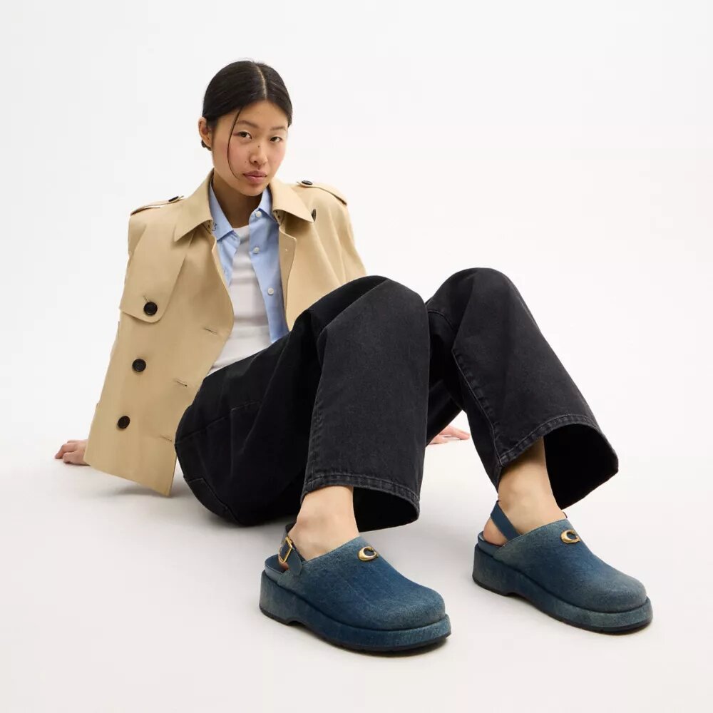 Geformte C-Plateau-Plateau-Clogs aus „Loved Denim“