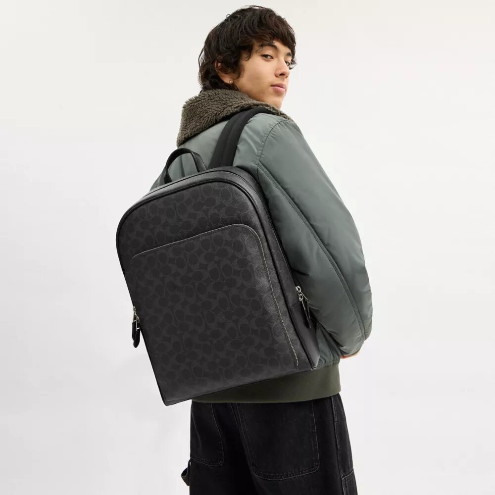 Gotham-Rucksack aus Signature Canvas