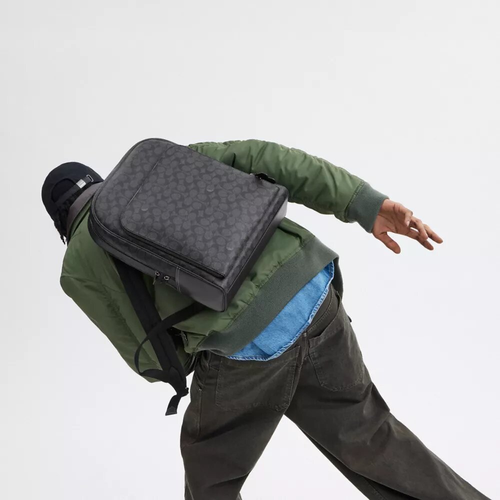 Gotham-Rucksack aus Signature Canvas