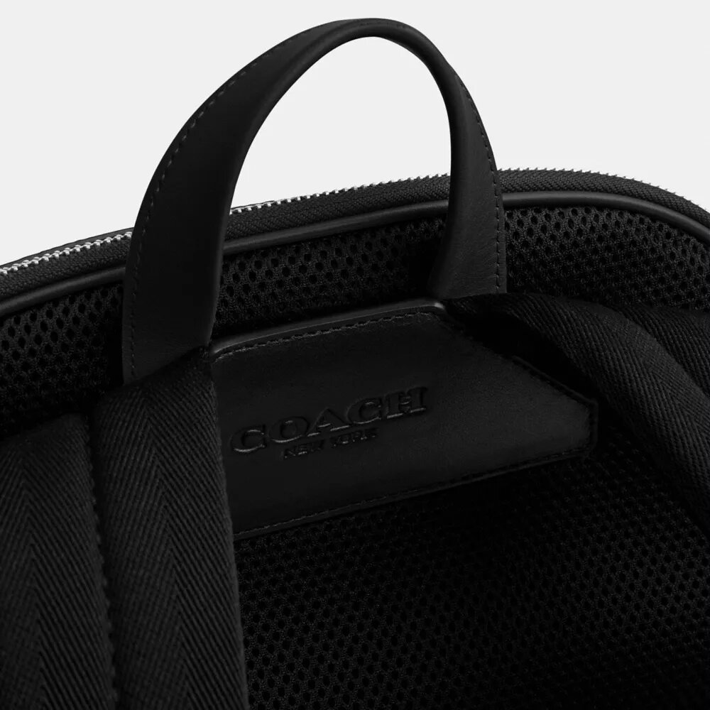 Gotham-Rucksack aus Signature Canvas