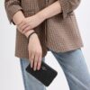Handgelenktasche mit Reißverschluss an der Ecke aus Signature-Jacquard