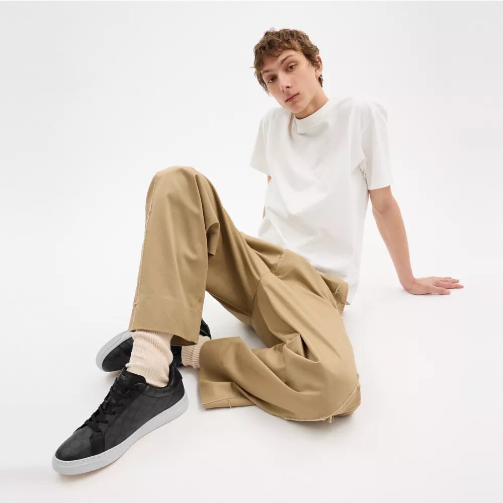 High-Top-Sneaker aus Signature Canvas