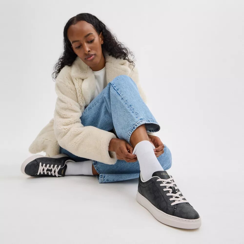 High-Top-Sneaker aus Signature Canvas