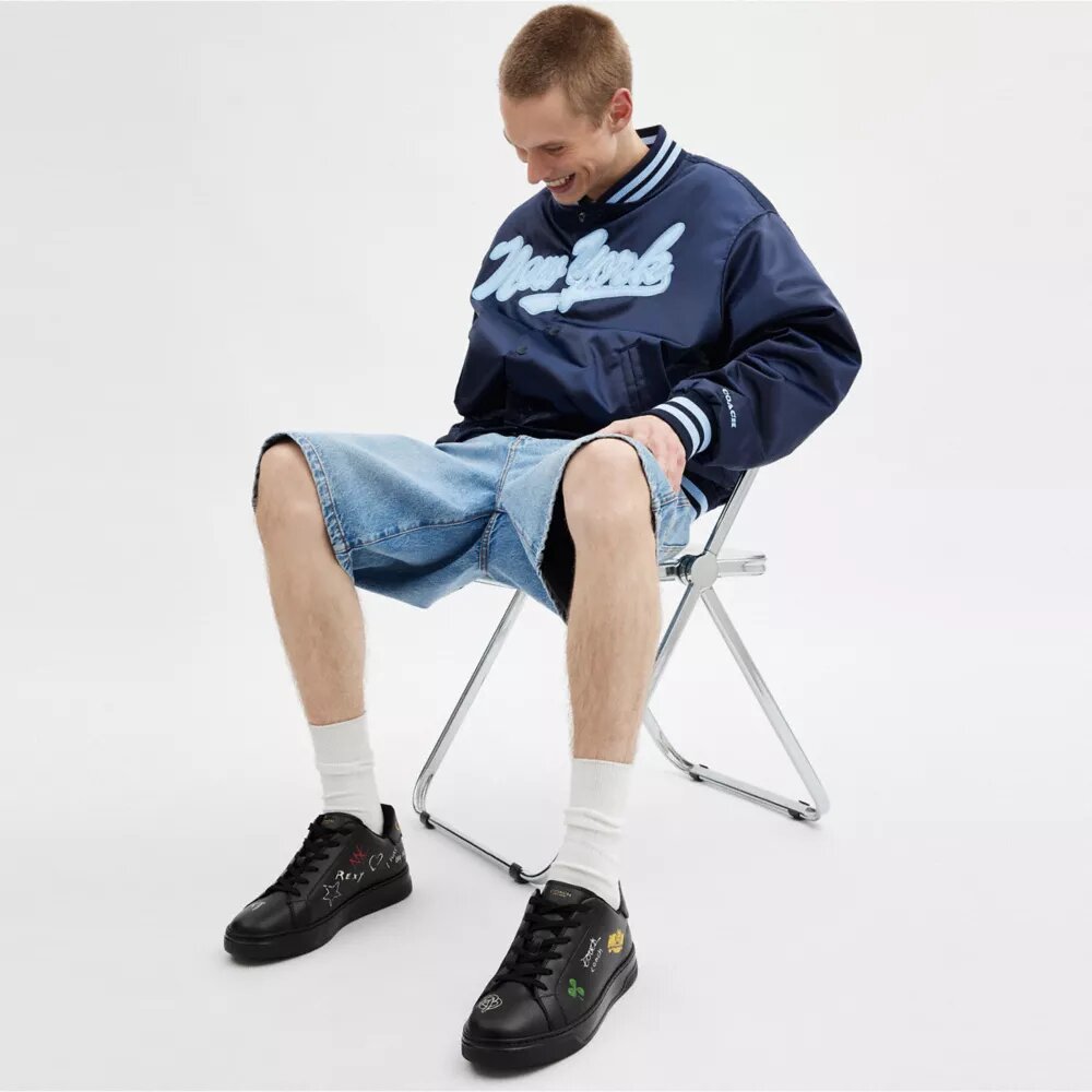 High-Top-Sneaker mit Sketch-Print