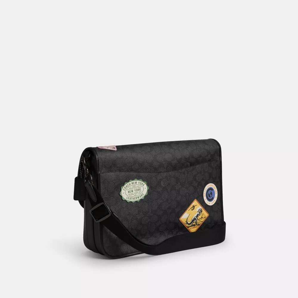 Hitch-Messenger-Tasche aus Signature Canvas mit Aufnähern