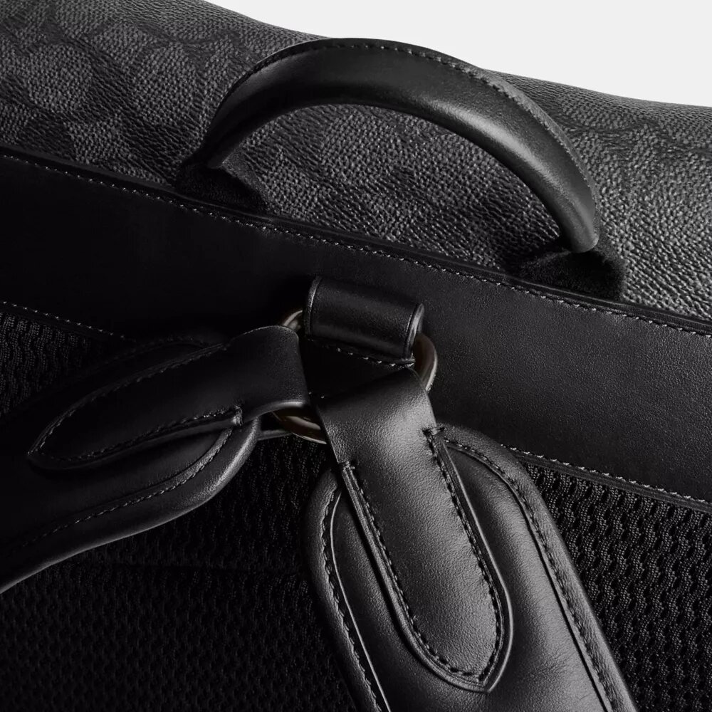 Hitch-Rucksack aus Signature Canvas