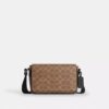 „Jack Small Flap Umhängetasche“ aus Signature Canvas