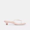 Jelly-Sandalen im charakteristischen Stil