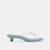 Jelly-Sandalen im charakteristischen Stil