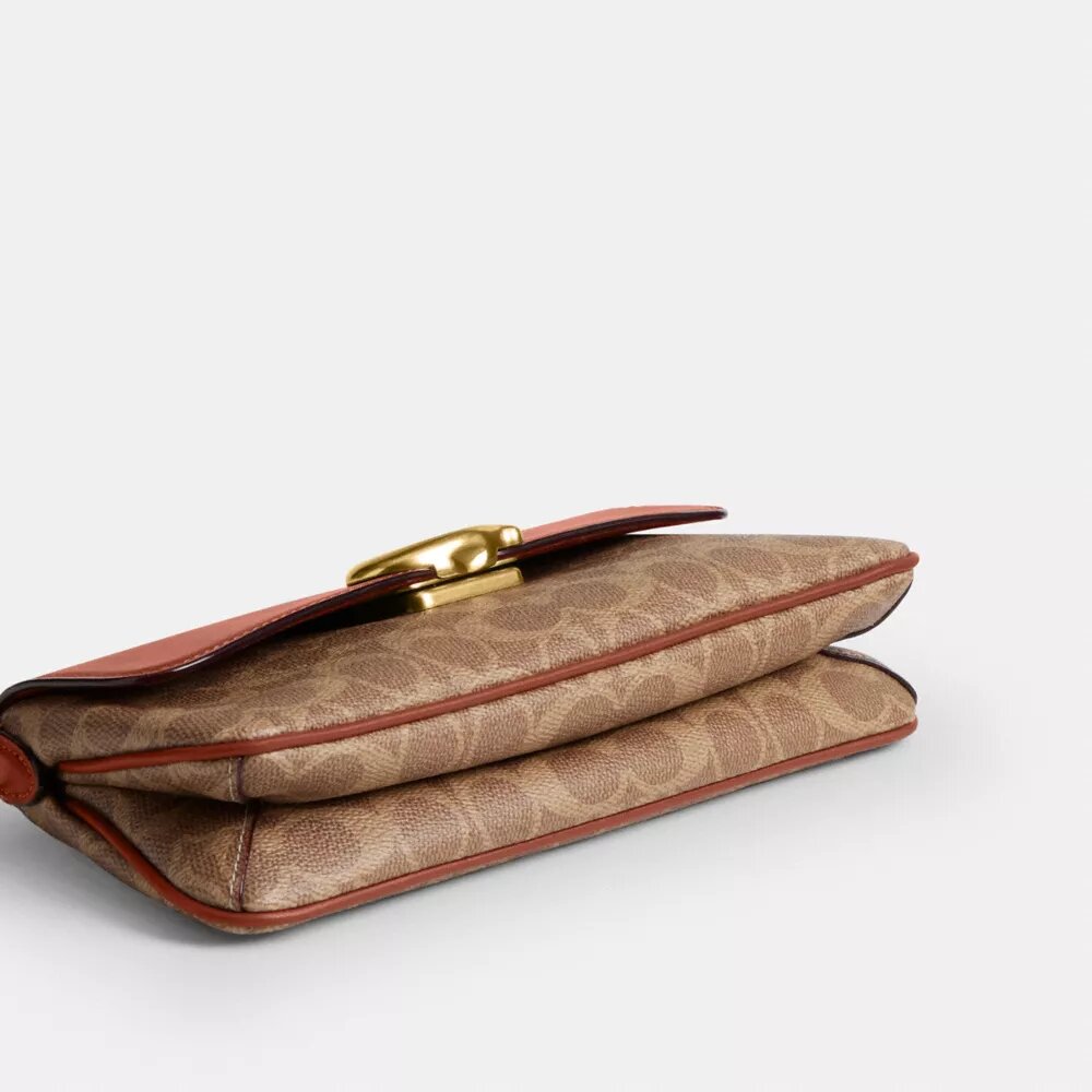 Jet-Schultertasche aus Signature Canvas