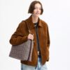 Juliet-Schultertasche 38 in charakteristischem Jacquard