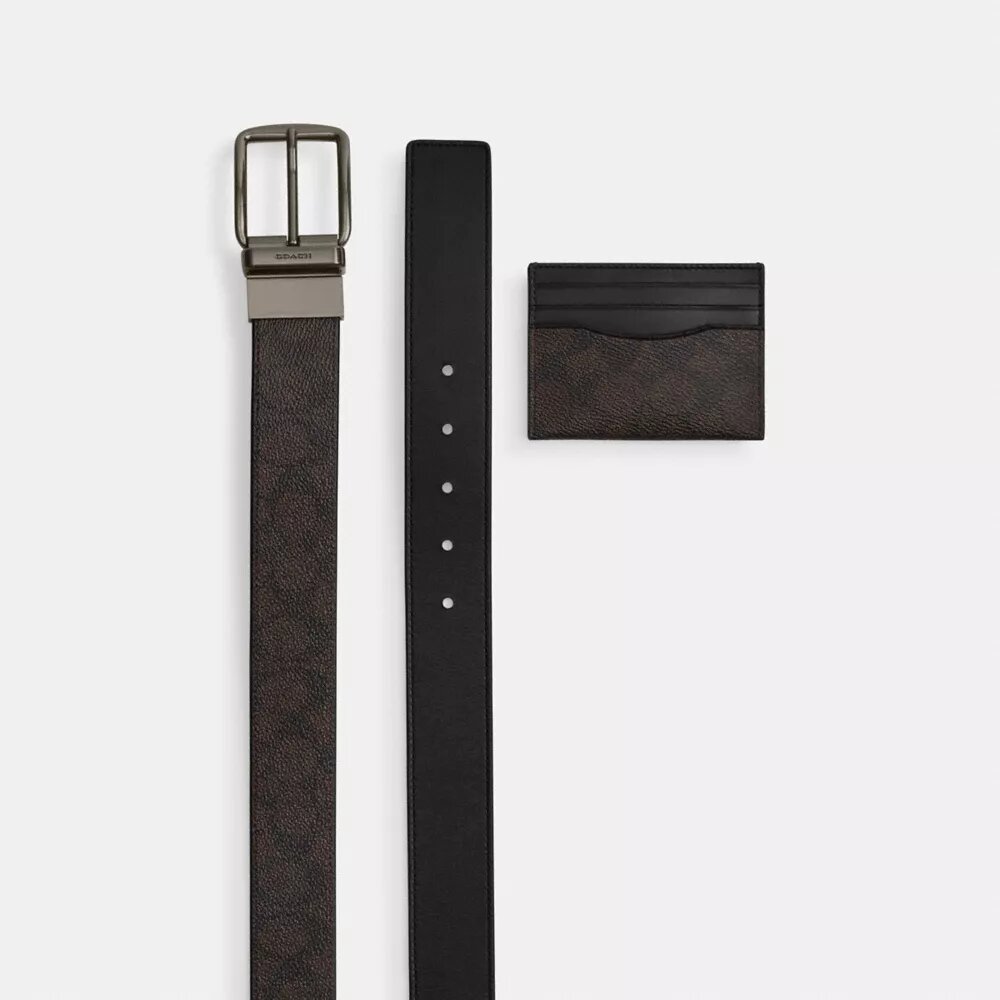 Kartenetui und Gürtelset in Signature Canvas, im Karton verpackt