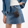 Kleine Eck-Geldbörse mit Reißverschluss aus Signature Canvas