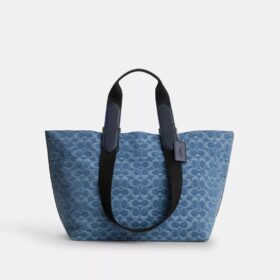 Kleine Tote-Bag im charakteristischen Denim-Look